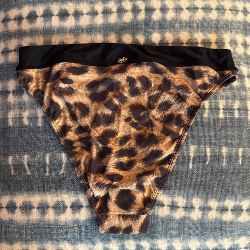 PQ PilyQ High waist Jungle Bottoms Size Large NWT - Picture 6 of 6